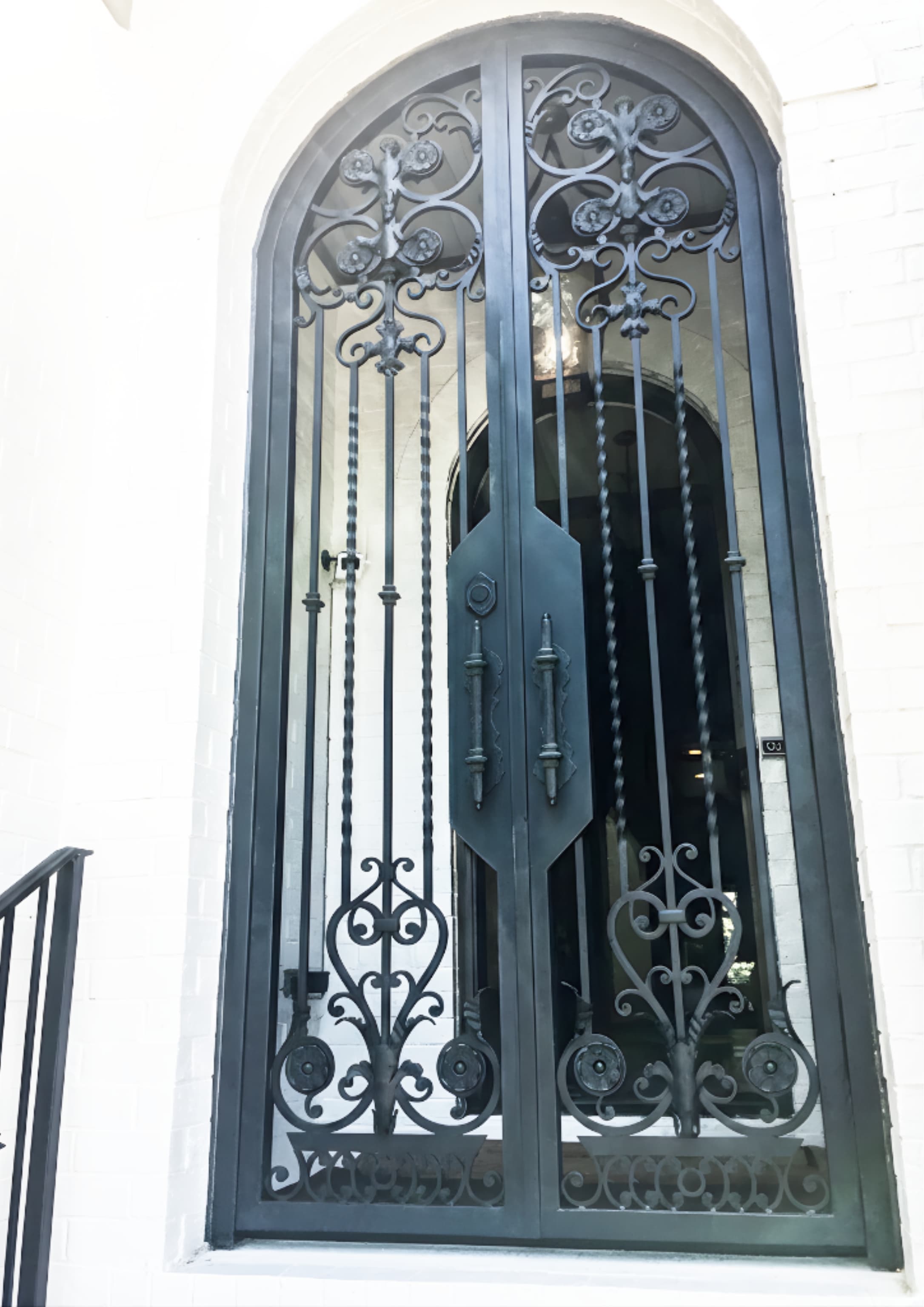 PS2004 – Swinging Door