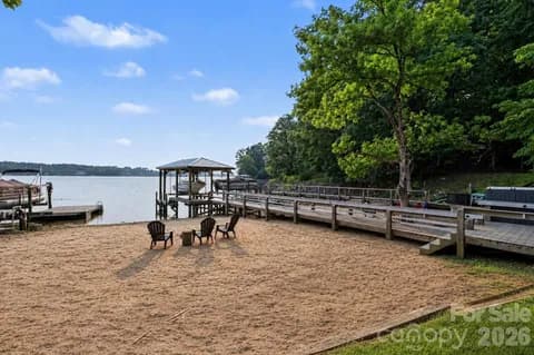 Tega Cay, South Carolina — local scenery.