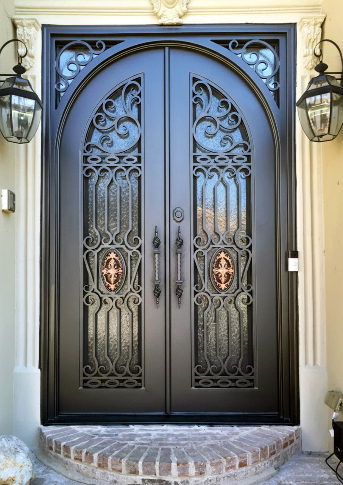 PS2225 – Swinging Door