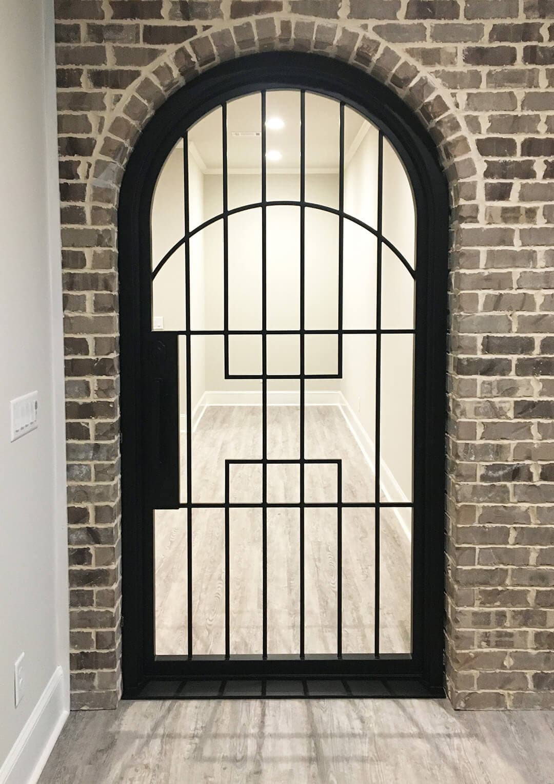 PS2233 – Wine Cellar Door