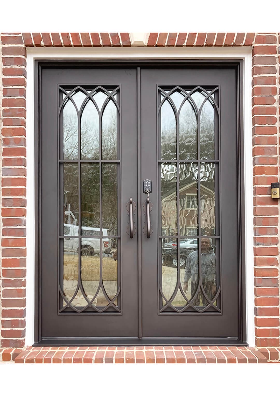 PS2620 – Swinging Door