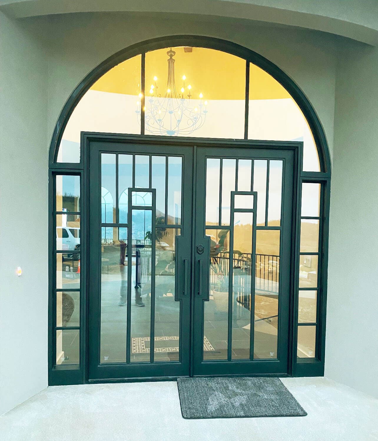 PS7033 – Swinging Door