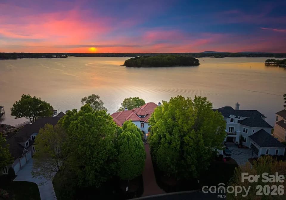 Cornelius, North Carolina — local scenery.